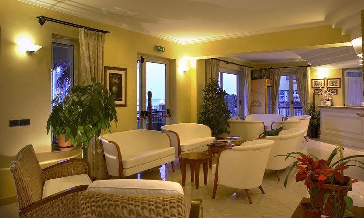 Hotel Lion's Falerna